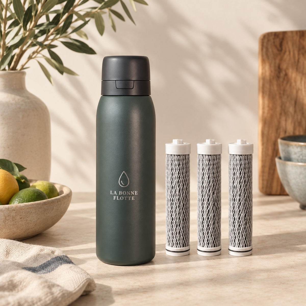 Pack Sérénité Vert Forêt : gourde filtrante et 3 filtres de rechange